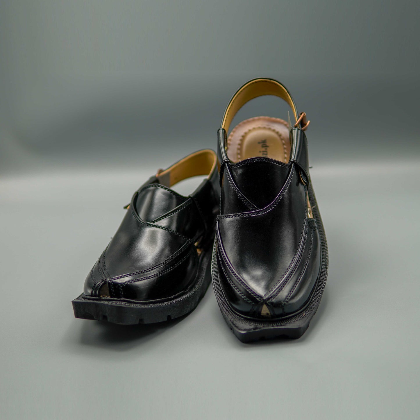 Nerozi Chappal Hand Crafted Black Colour